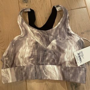 Varley sport bra w removable pad - new with tag